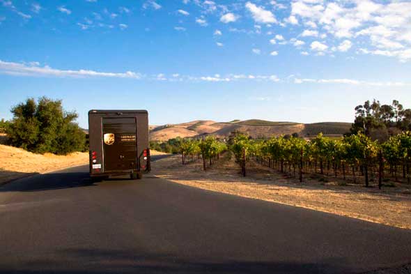 Tecnovino viaje de una botella de vino UPS 1