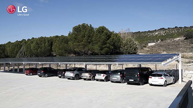 Tecnovino Matarromera LG paneles solares