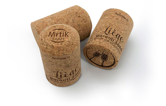 Tecnovino cierre para el champagne de crianza Mytik Diam 10 detalle cierre y transporte de vinos