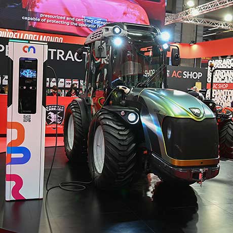 Tecnovino tractor compacto diesel y electrico SRX Hybrid de Antonio Carraro