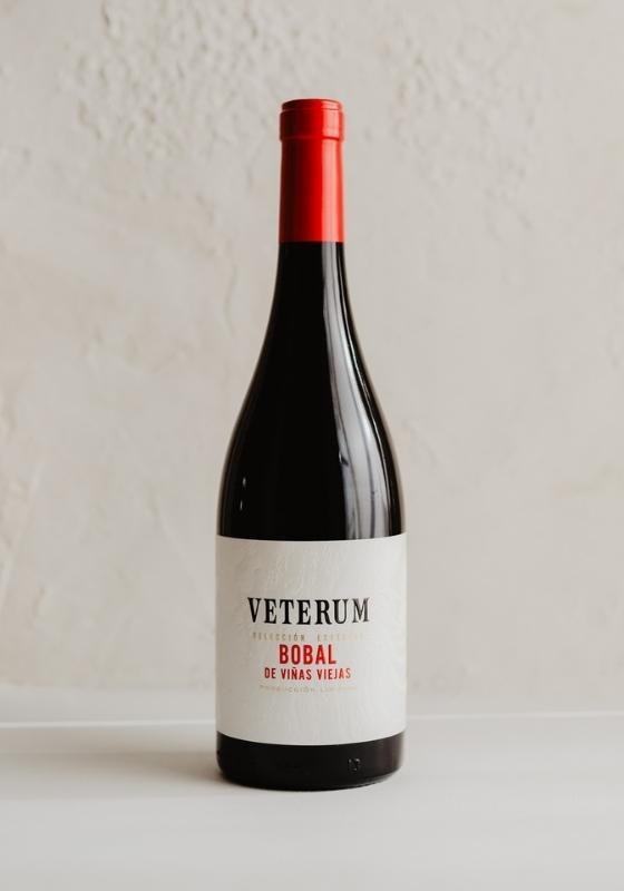 Tecnovino- Veterum, el exclusivo vino de Bobal de Bodegas Coviñas, renueva su imagen