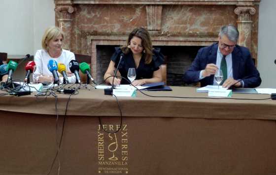 Tecnovino- El Consejo Regulador de Jerez y la Junta de Andalucía firman un acuerdo histórico para el viñedo en Jerez-