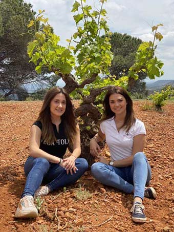 Tecnovino - hermanas Vega Tolosa quinta generación