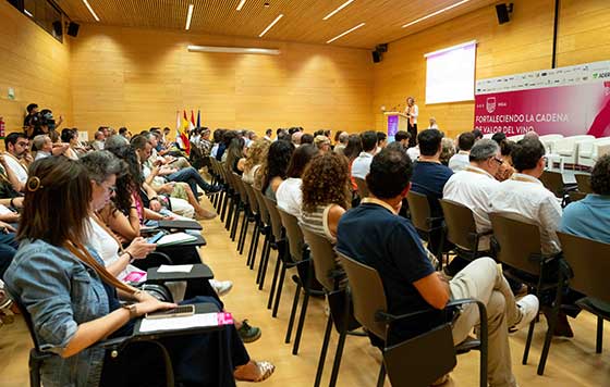 Tecnovino- 3 foro Industria Auxiliar del Vino de La Rioja cadena de valor del vino 1