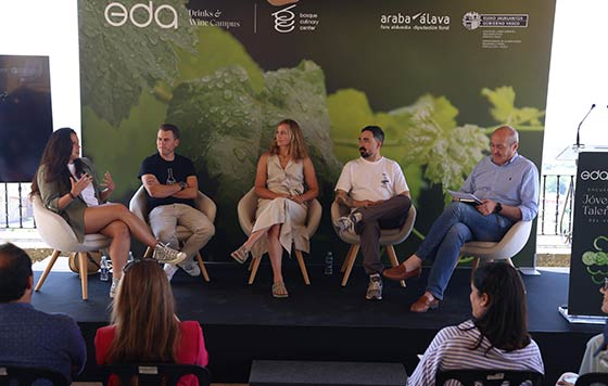Tecnovino- IV encuentro Jóvenes Talentos del Vino, de EDA Drinks and Wine Campus, mesa