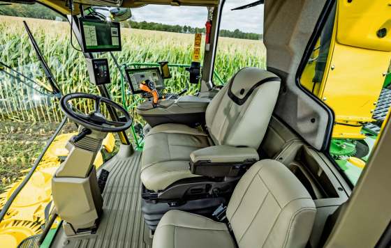Tecnovino- Picadoras de forraje autopropulsadas F8 y F9 de John Deere