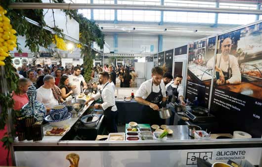 Tecnovino- Alicante Gastronómica 2025 cocinando