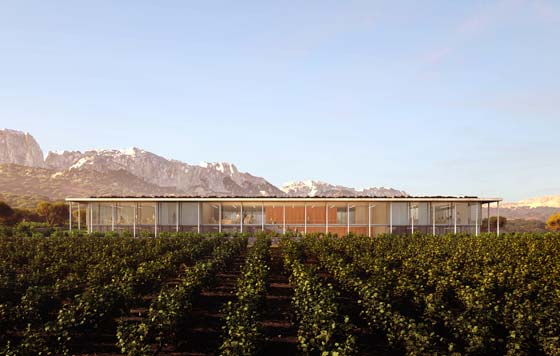 Tecnovino- espacios de EDA Drinks & Wine Campus sede Laguardia exterior