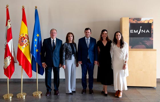 Tecnovino- Bodega-Emina: 30 aniversario, foto de familia y presidente Castilla y León