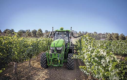 Tecnovino- John Deere beneficios 2025: tractor en vinedo