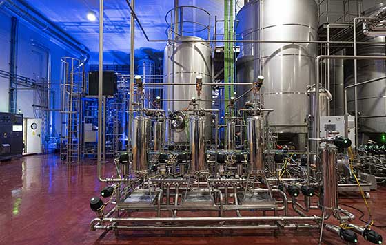 Tecnovino-Solos producción de vino NoLo, planta en Valencia interior 2