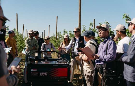 Tecnovino- robotica agricola, John Deere Parla Innovation Center Field Day Spain
