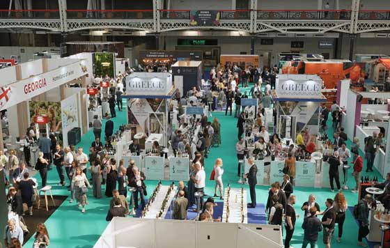 Tecnovino- networking profesional en London Wine Fair 2026 en Olympia London