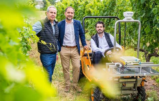 Tecnovino- Inteligencia artificial y sensores RGB para la estimación temprana de la cantidad de uva en viñedo