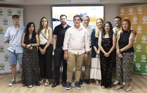 Tecnovino- presidente Genís Espinós y junta directiva UPA Joven